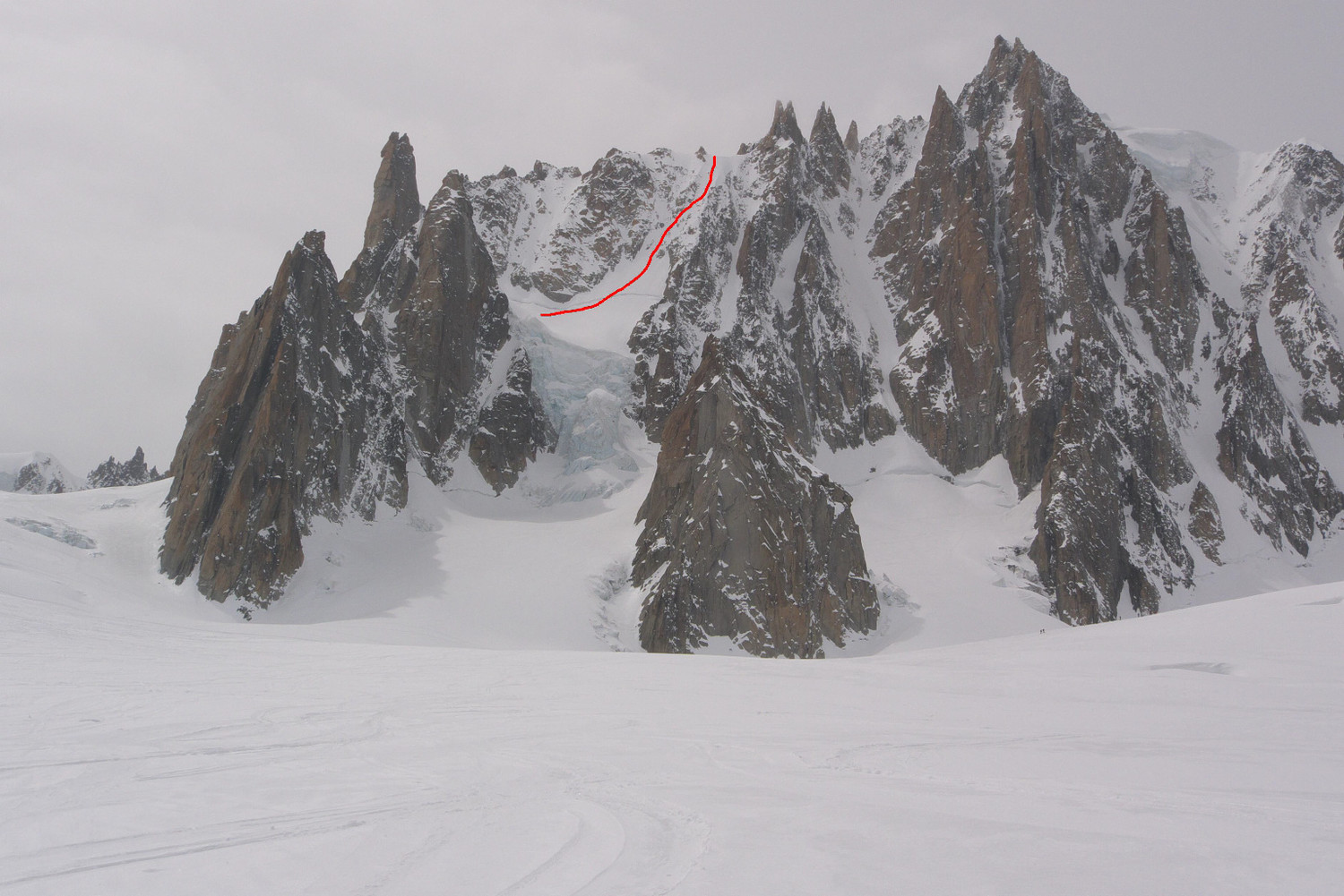 Couloir Macho observé depuis la Vallée Blanche.