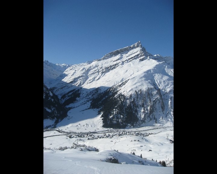 Einshorn et village de Nufenen