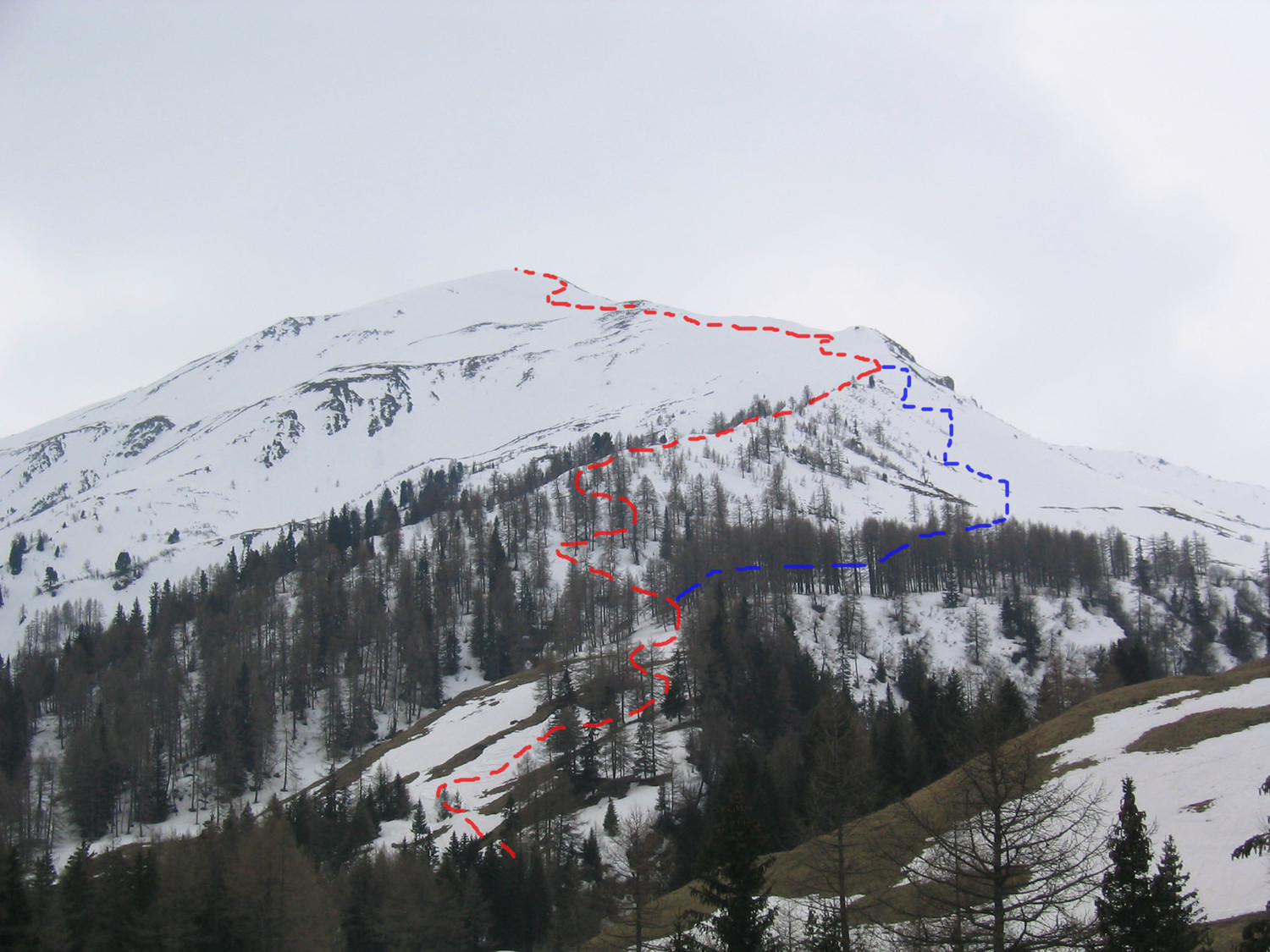 Dotse itinéraire (en tracé bleu la variante de descente)