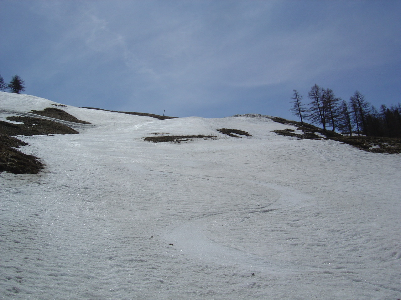 Joli ski sur cette neige comprimée.