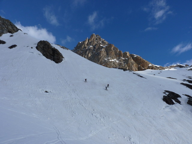 Enfilade pour l'accès au glacier des Rouies