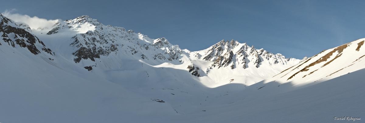 Le vallon de Ban Darray avec une vue magnifique sur le Grand Golliat