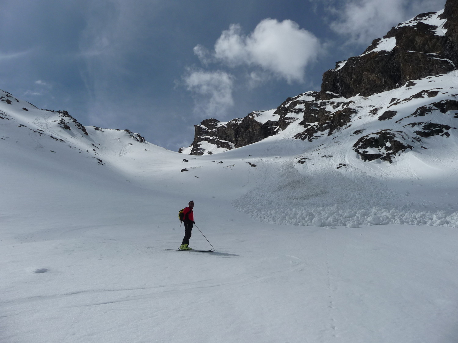 In discesa nel canalone centrale sotto il col Fenis