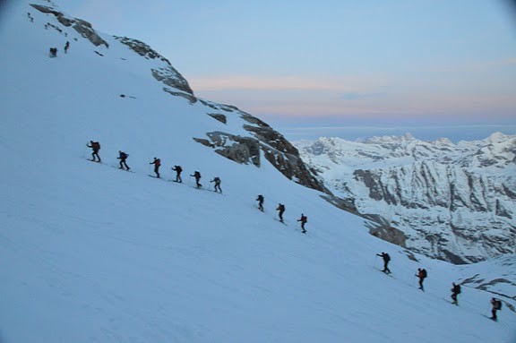 l'autoroute vers le grand paradis ! impossible de se perdre avec tout ce monde