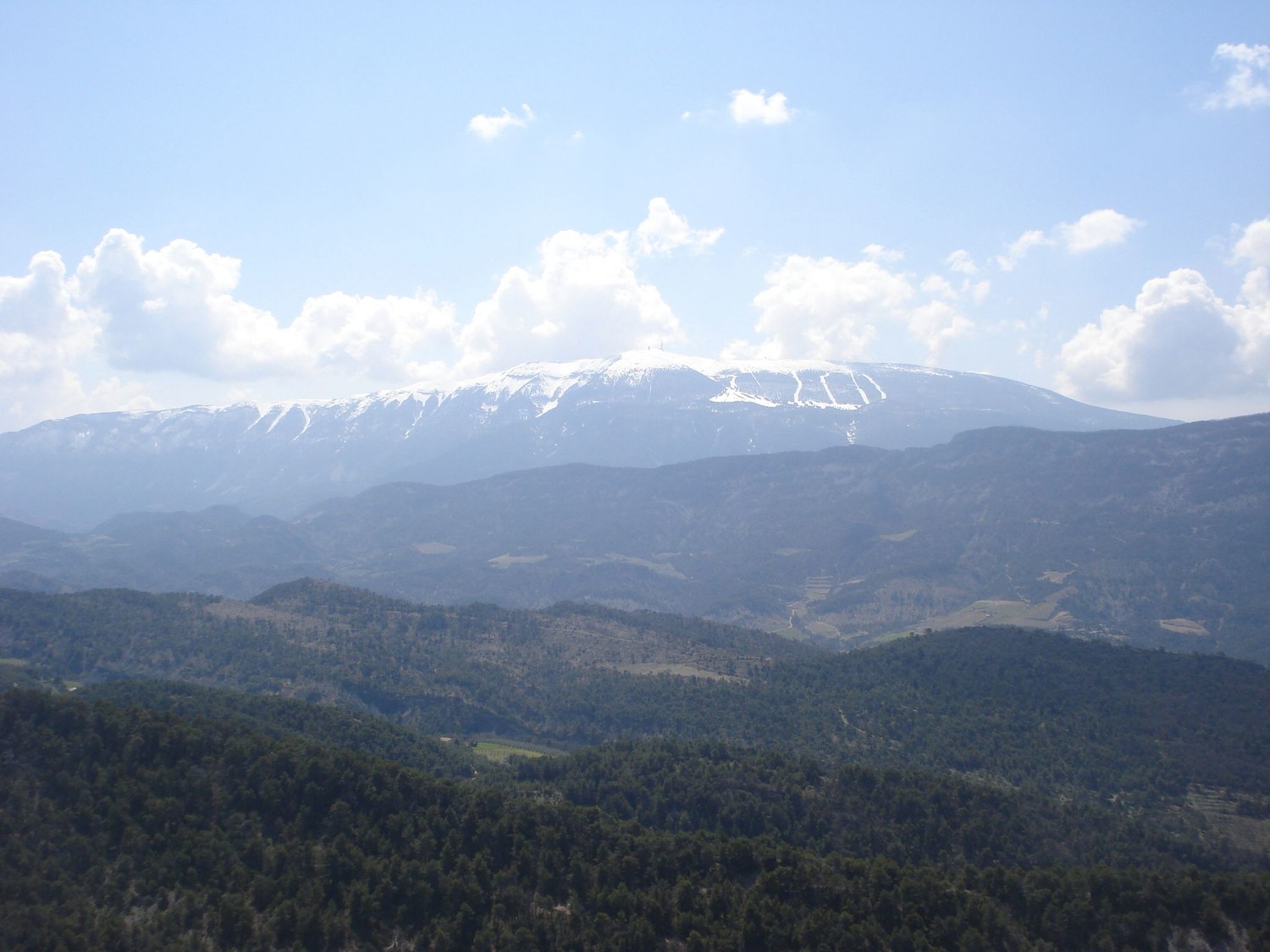 Le Ventoux, encore bien enneigé