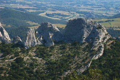 détail de la face N de la Chaîne du Clapis