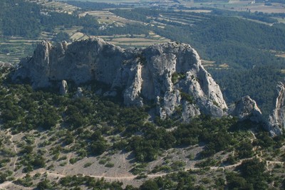 détail de la face N de la Chaîne du Clapis