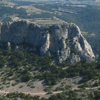 détail de la face N de la Chaîne du Clapis