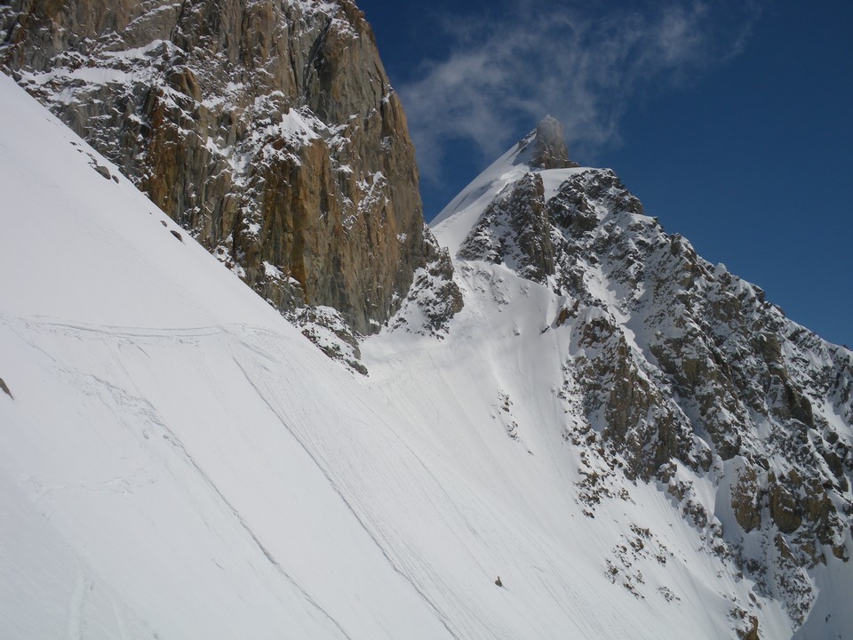 Traversée sous la tour des Courtes