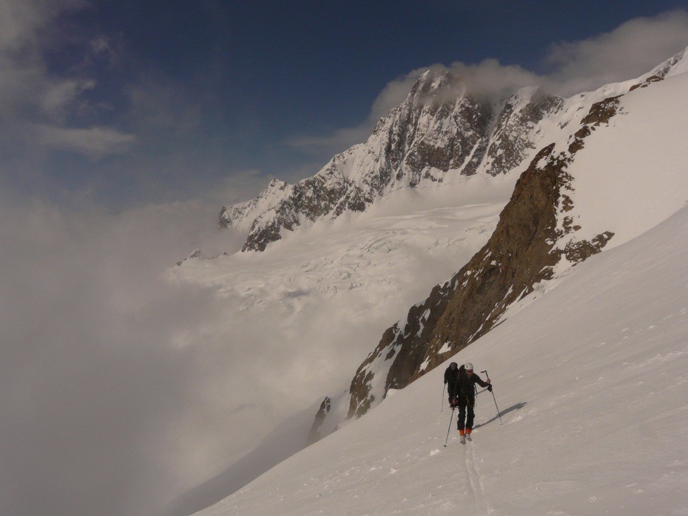 Rattrappés par les nuages