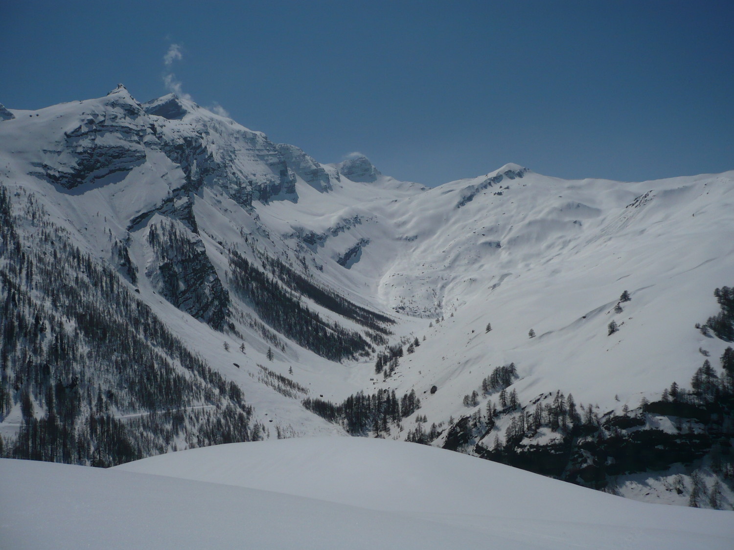 Vallon du Sellar et Rochelaire tout au fond