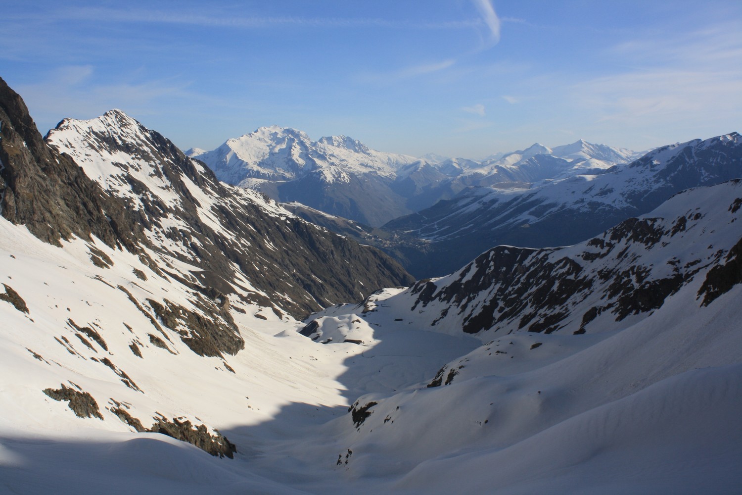 Du Col de la Muzelle, vers le refuge et le lac homonymes
