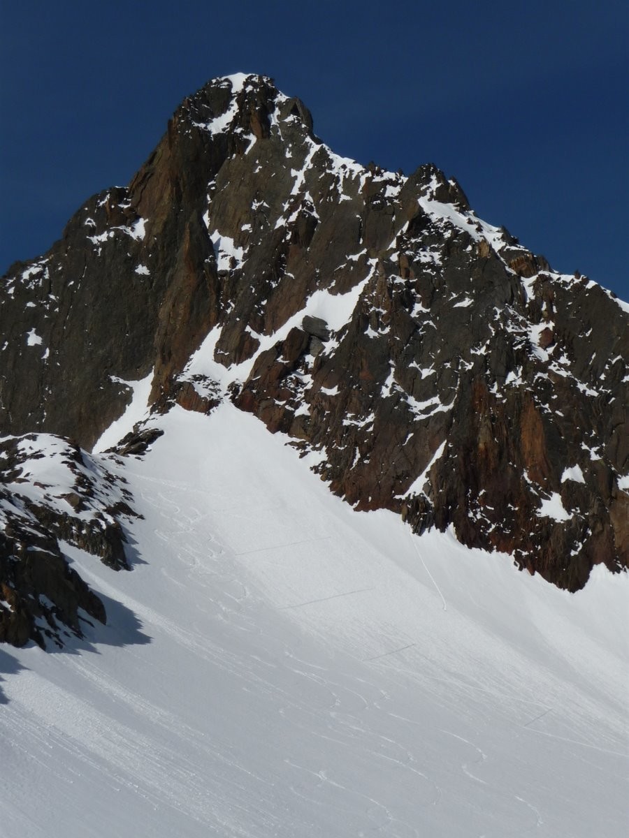 ....spalla del Tallihorn, quota 3320, con bel pendio....