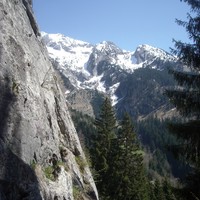 Vue sur les contreforts sud de l'Etale.