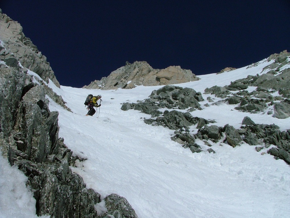 Glacier du Milieu : premiers virages dans le goulet