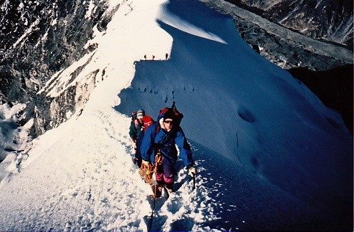 Imja Tse 6189 m, Chevrette à quelques mètres du sommet, en 1980