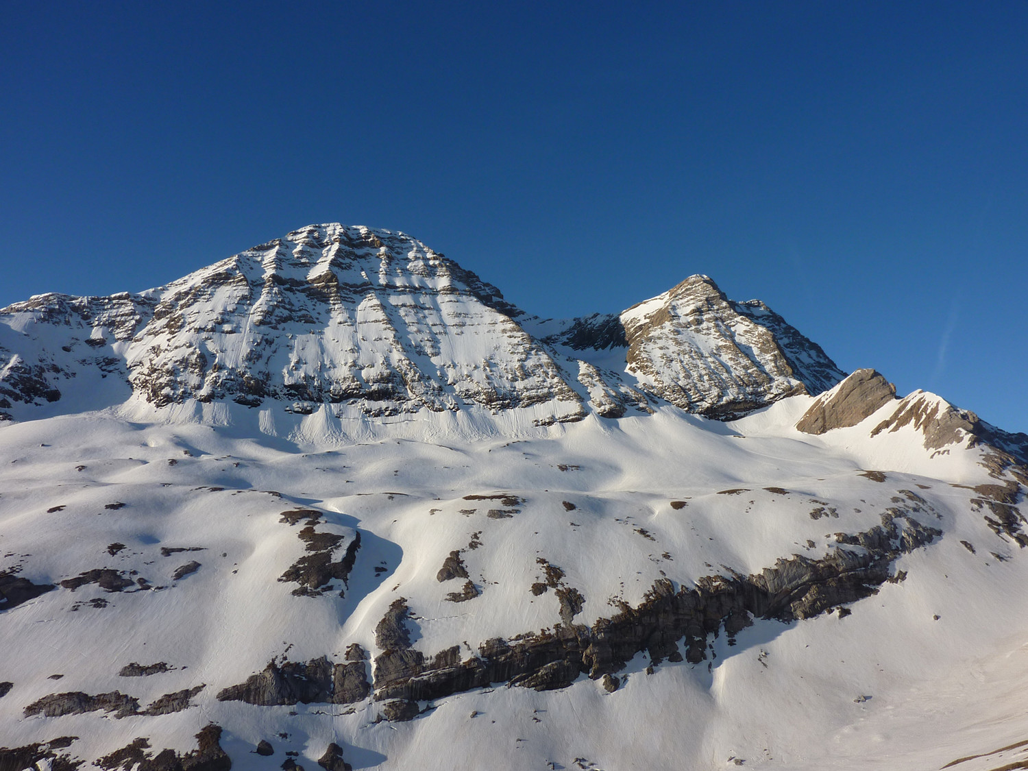 Lever de jour sur Taillon - Gabiétous depuis le col des Tentes