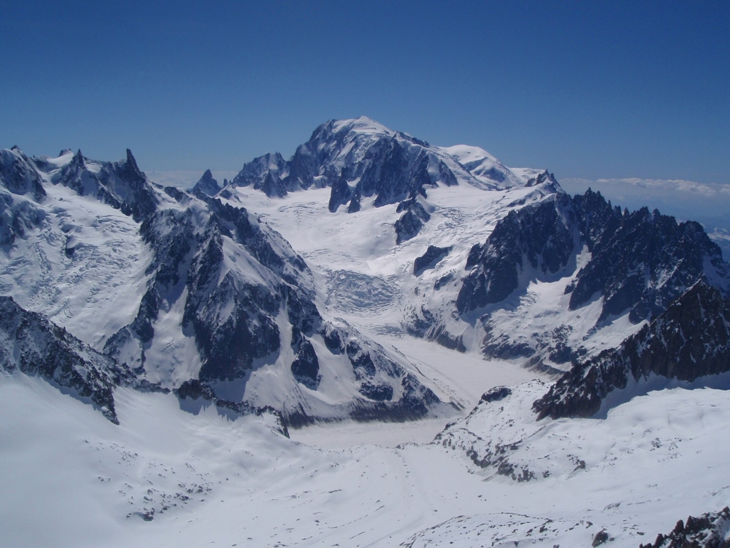 Belle vue depuis le sommet des Courtes