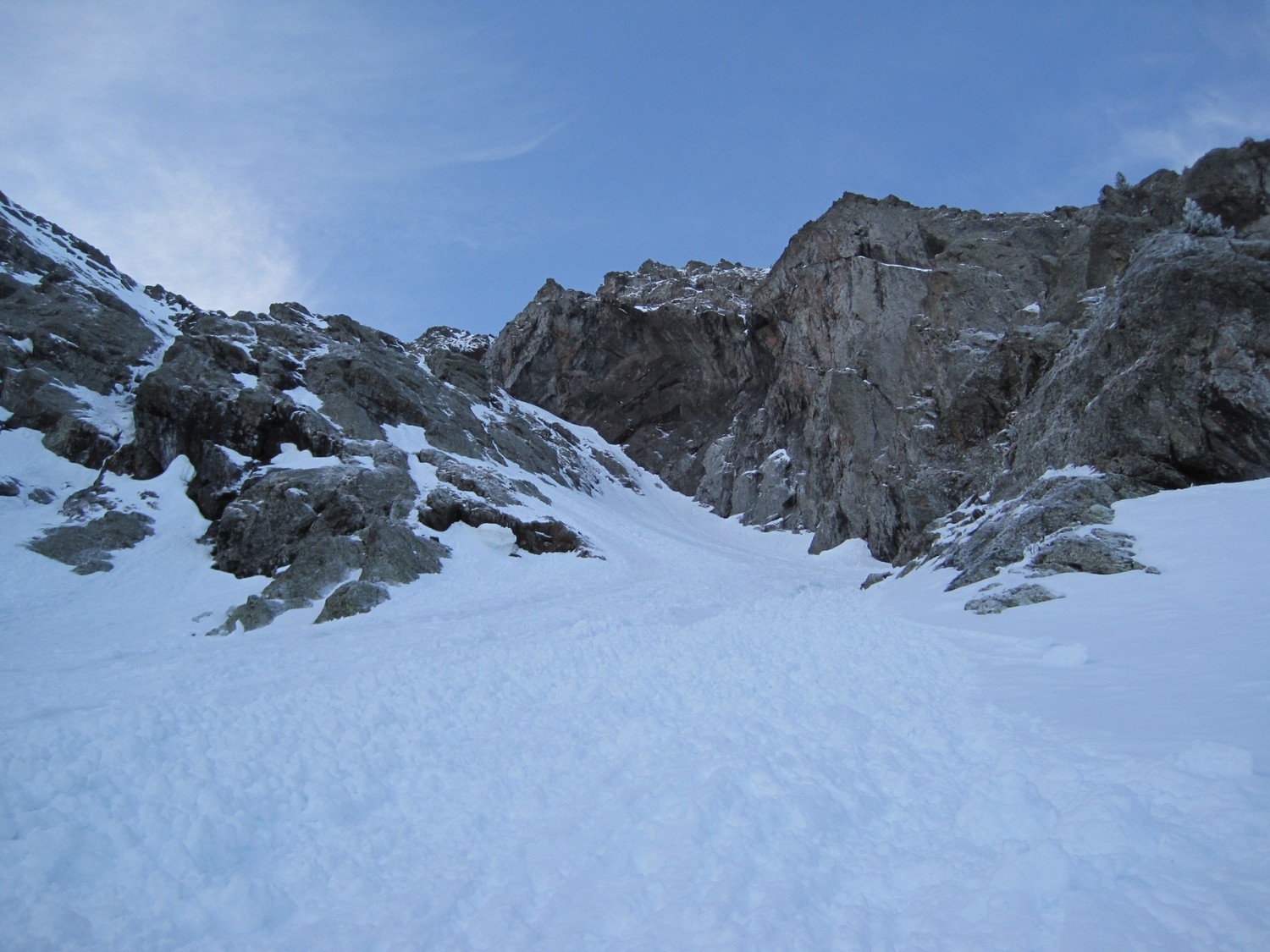 Sous la directe NW du petit Taillefer