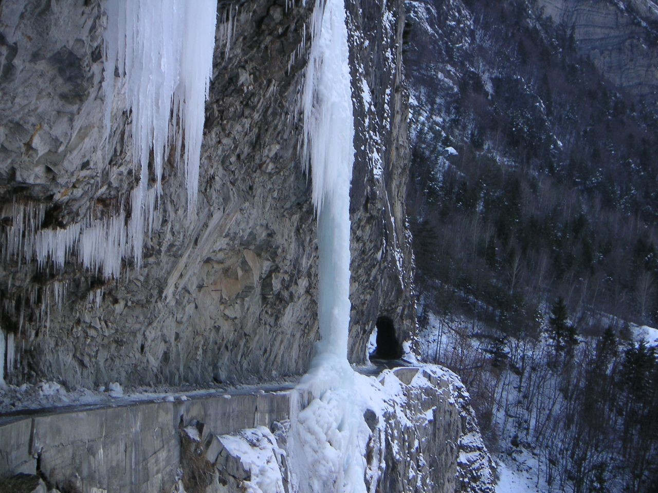 Free standing de la cascade de Saint Claude