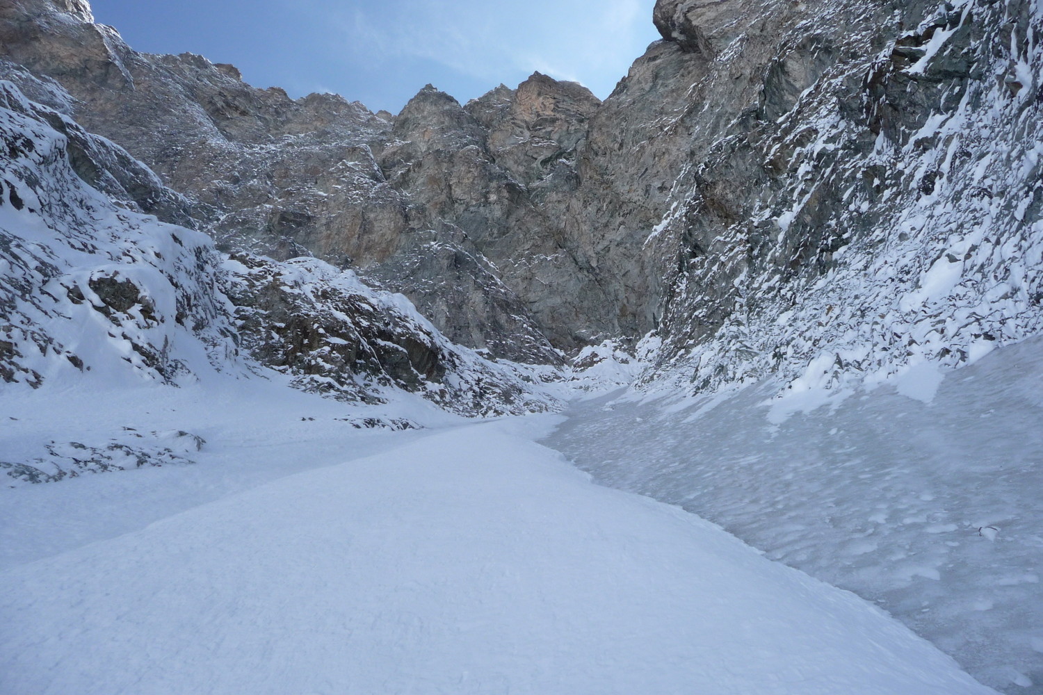 Mayer Dibona, étroit couloir terminal