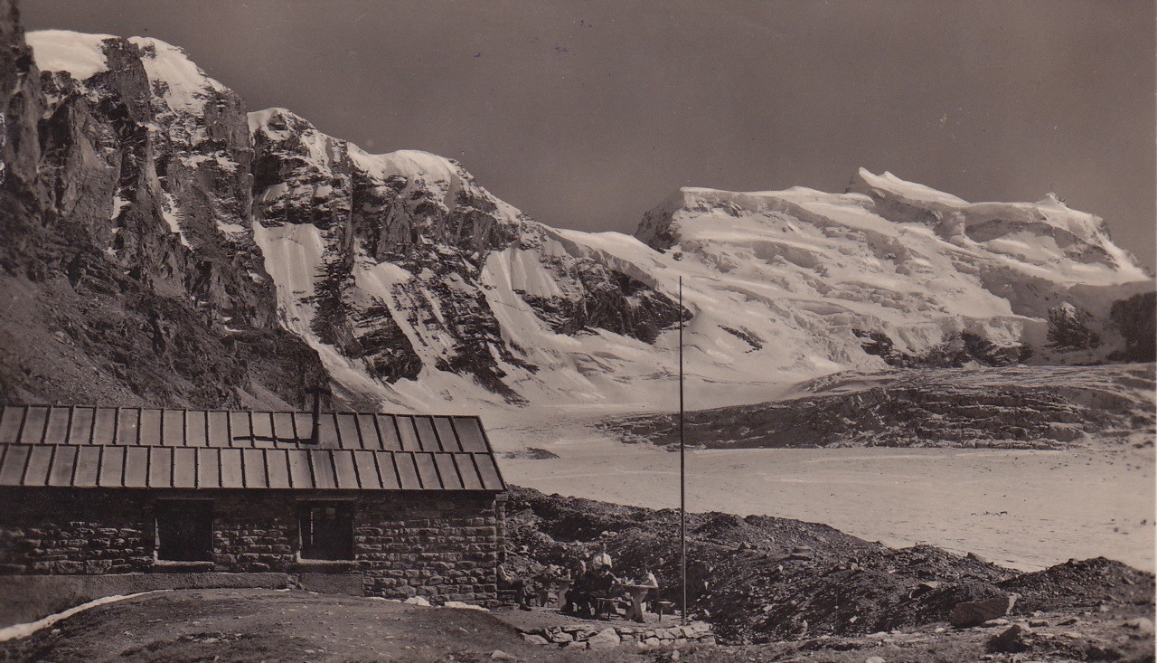 Le refuge Panossière de 1893, agrandi en 1909 et doublé de pierre en 1933