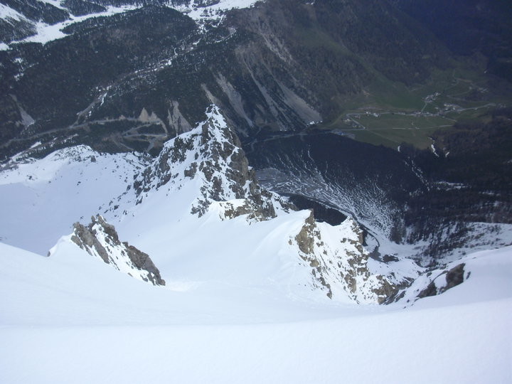 LA DISCESA NORD-EST QUASI 40°