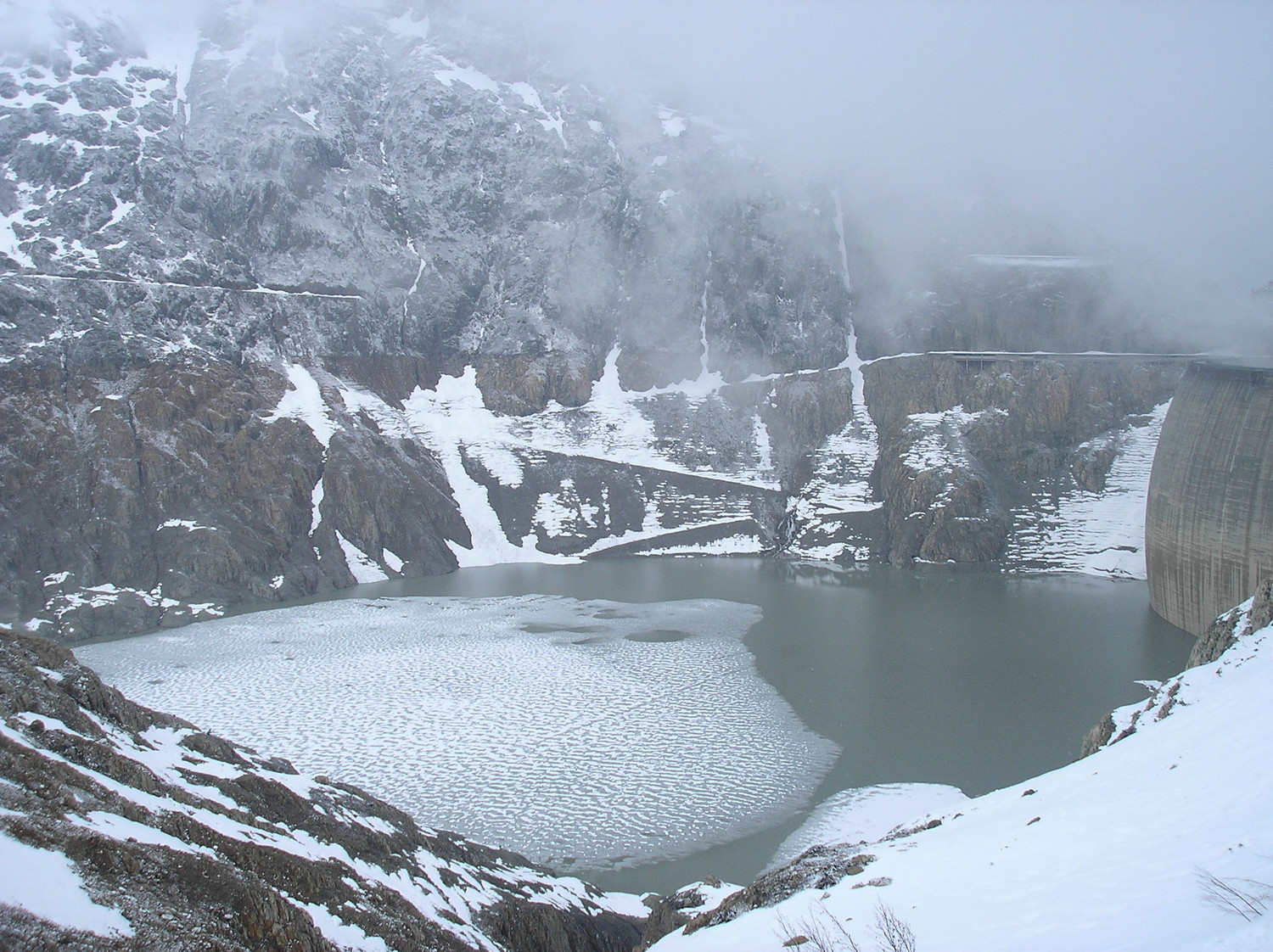 Emosson, départ