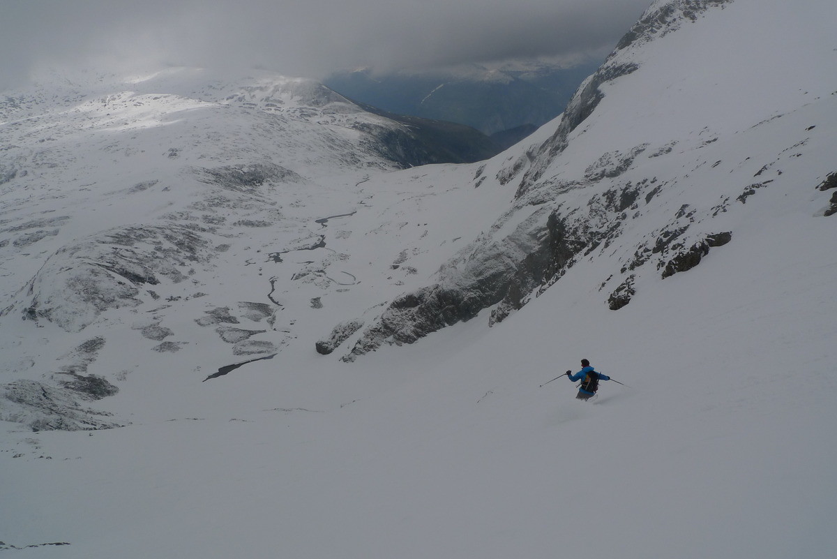 Bonne neige dans la combe N