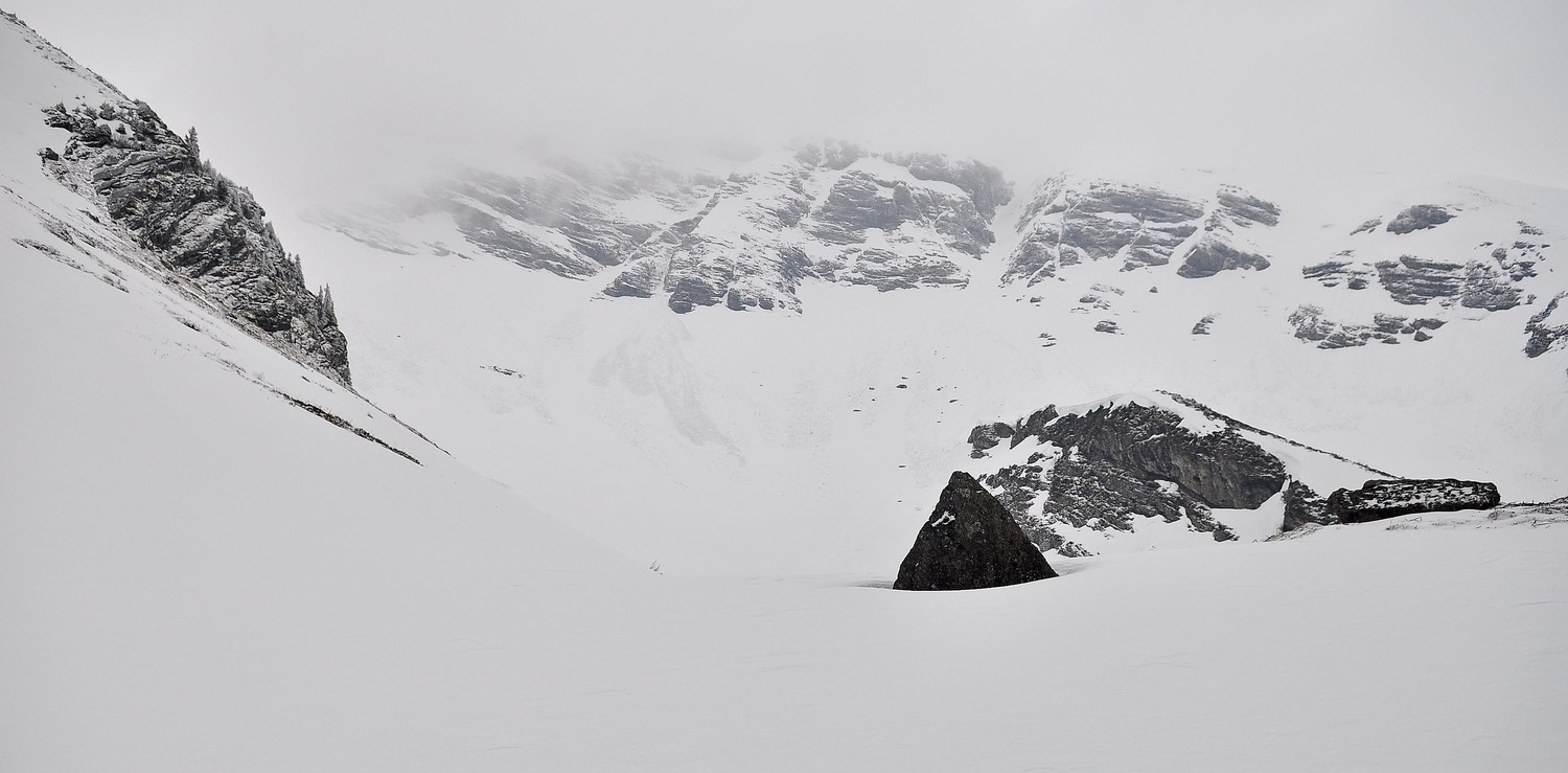 Le couloir depuis l'entrée dans la combe des Crozats