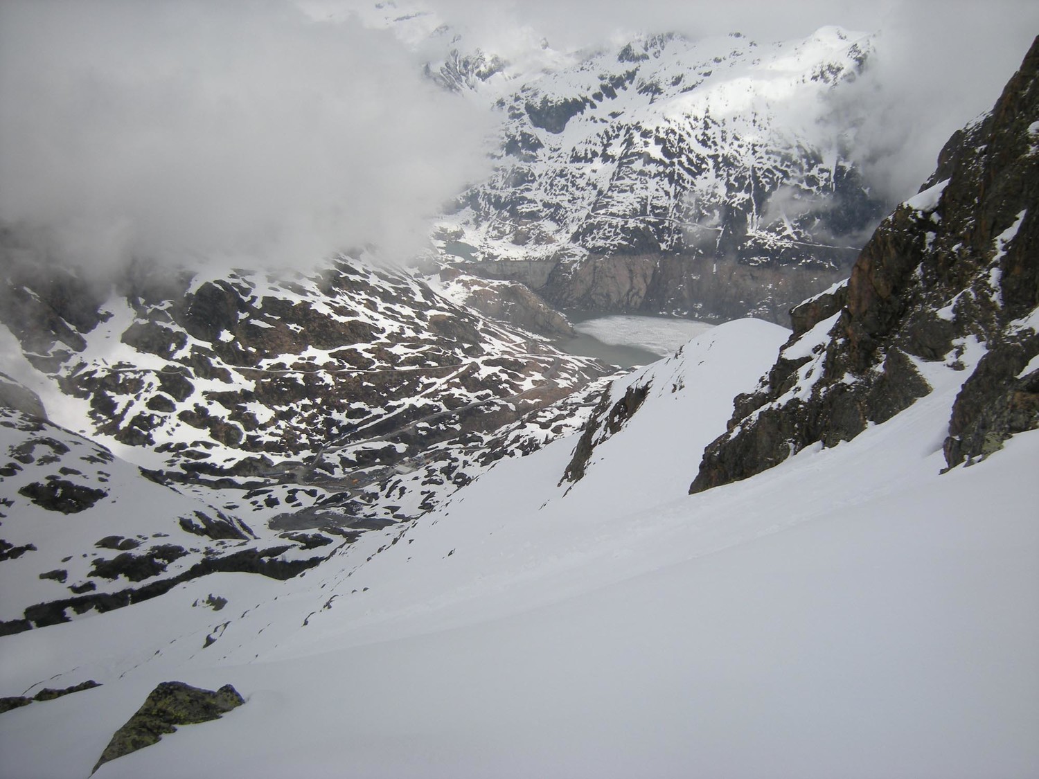 Pointe de l'Ifala.Vue sur le chantier Nant de Drance.