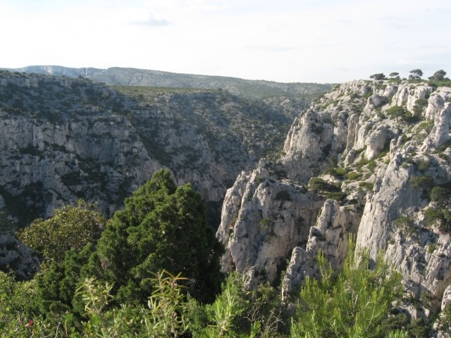 Le vallon d'En Vau vu du plateau de Castel Vieil