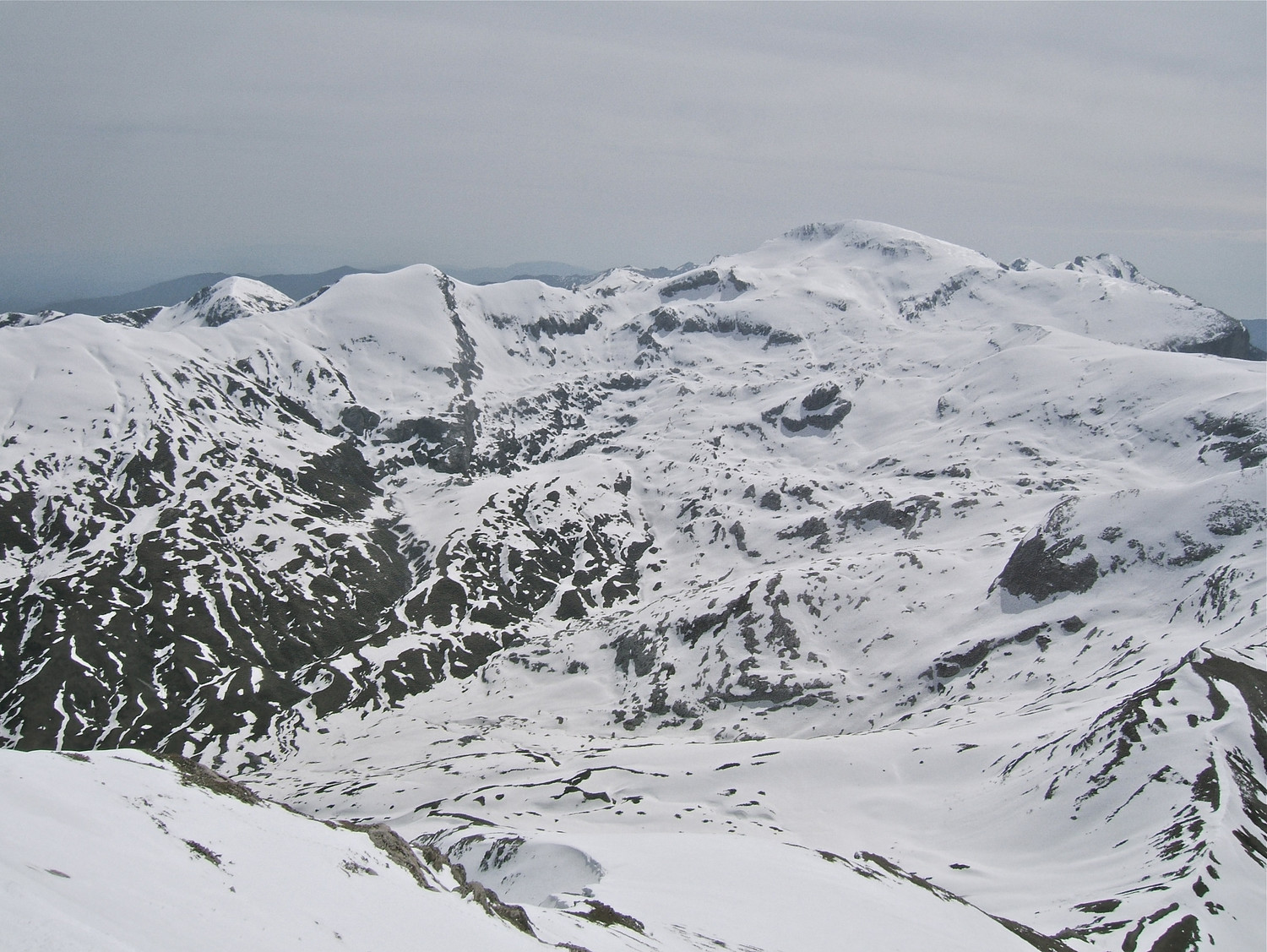 Vue sur la Cime de Mongioie et son itinéraire par le Val Ellero.