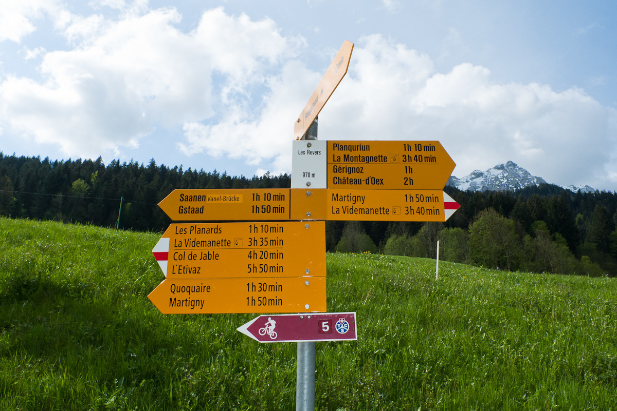 Indicateurs officiels aux Fontaines (Les Revers)