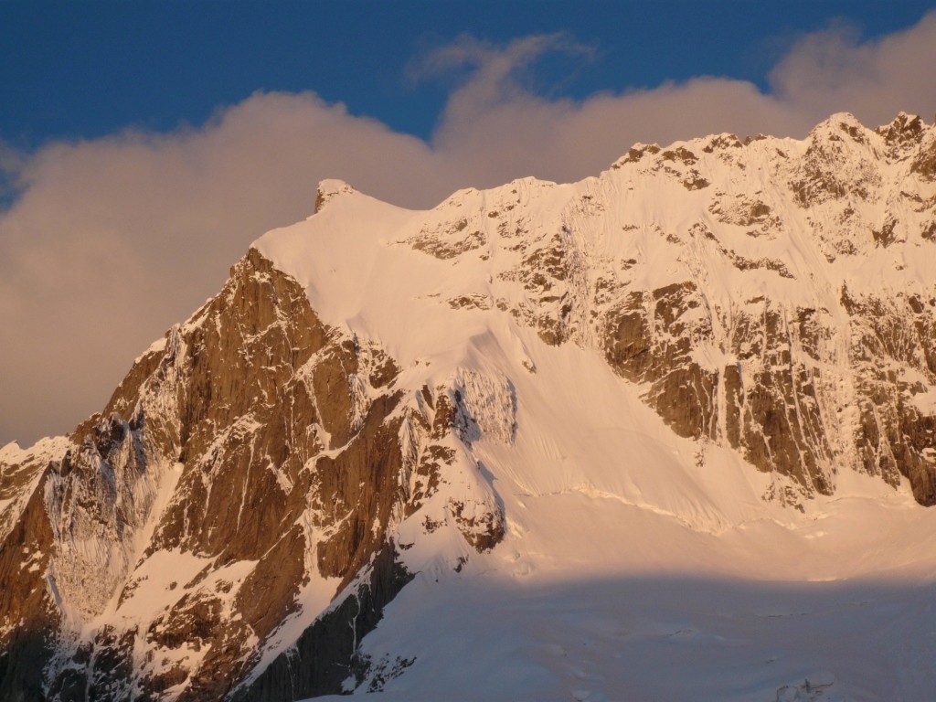 L'aiguille de l'Amône au lever du soleil