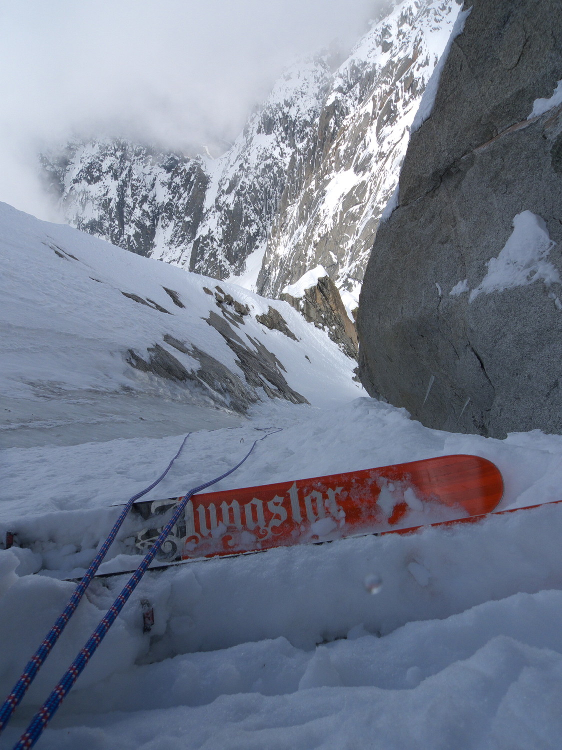 Rappel pour s'extirper de la plaque de glace sous-jacente.
