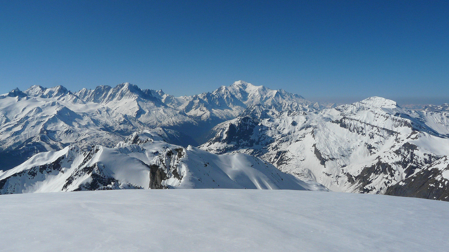Le panorama côté Mont-Blanc depuis l'Epaule de la Tour Sallière