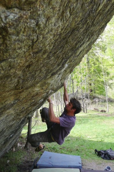 Clem dans "Cache" départ assis 7c