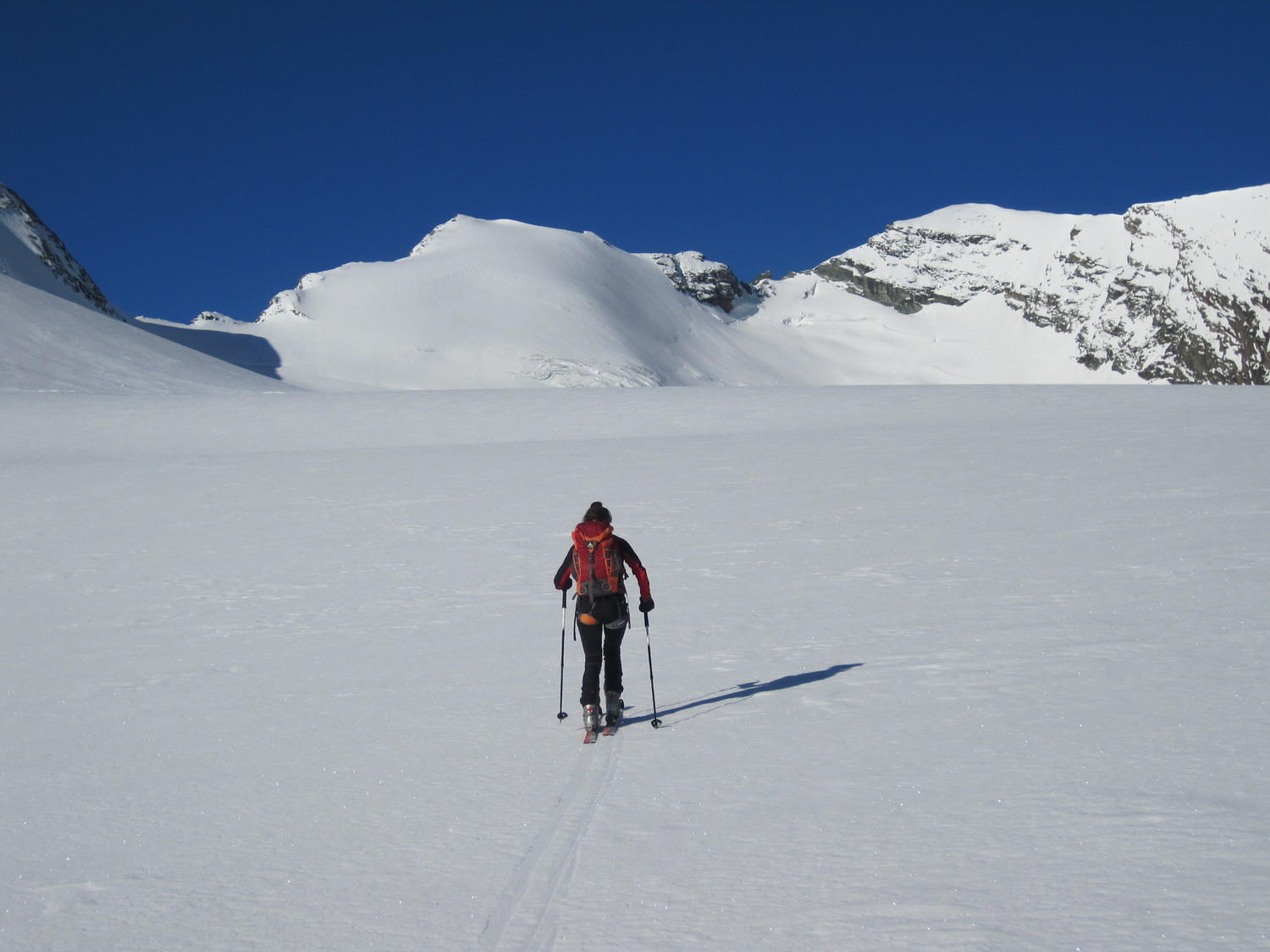 Sul ghiacciao del Trajo verso la Punta Nera