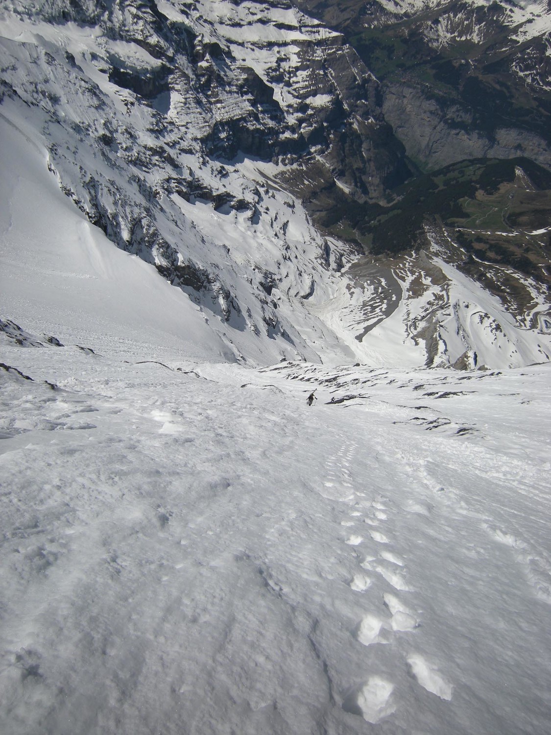 Eiger. Le haut bien enneigé.