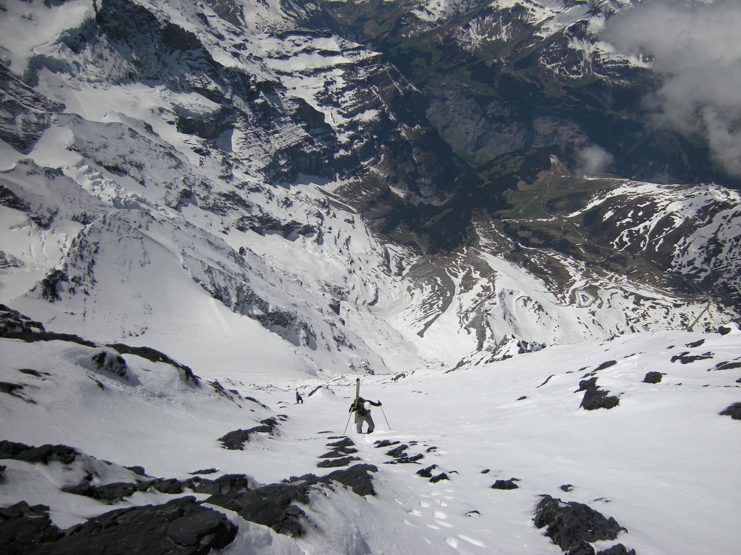 Eiger. Tout près du sommet, quelle pente!