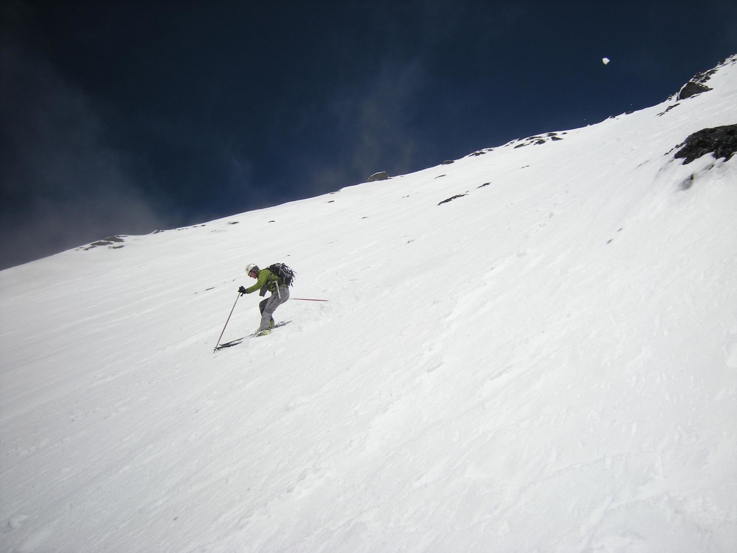 Eiger. Bien de la neige dans la pente sommitale, excellente!
