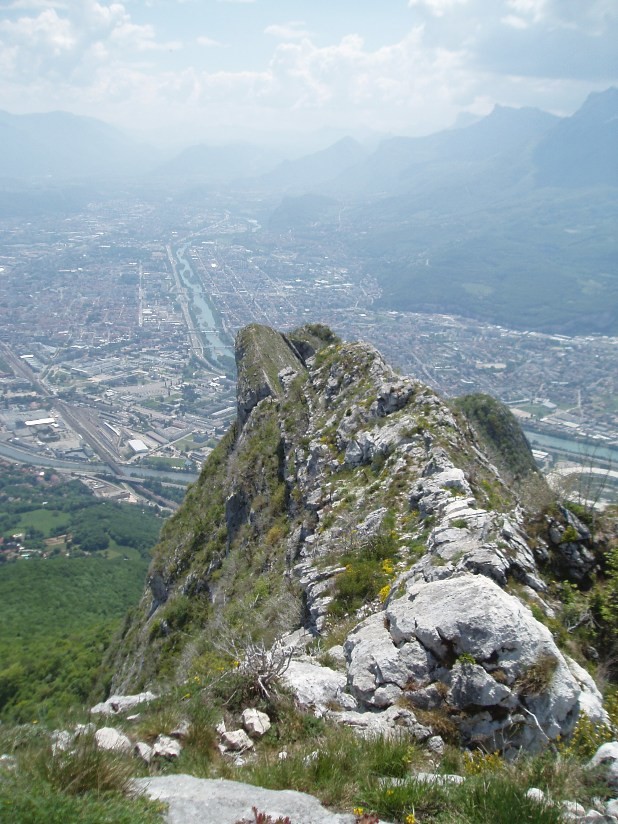 début de l'arrête - vue sur Grenoble