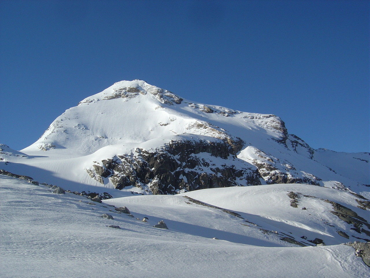 Du fond du glacier de Rhêmes-Golette, la face N de Tsanteleina