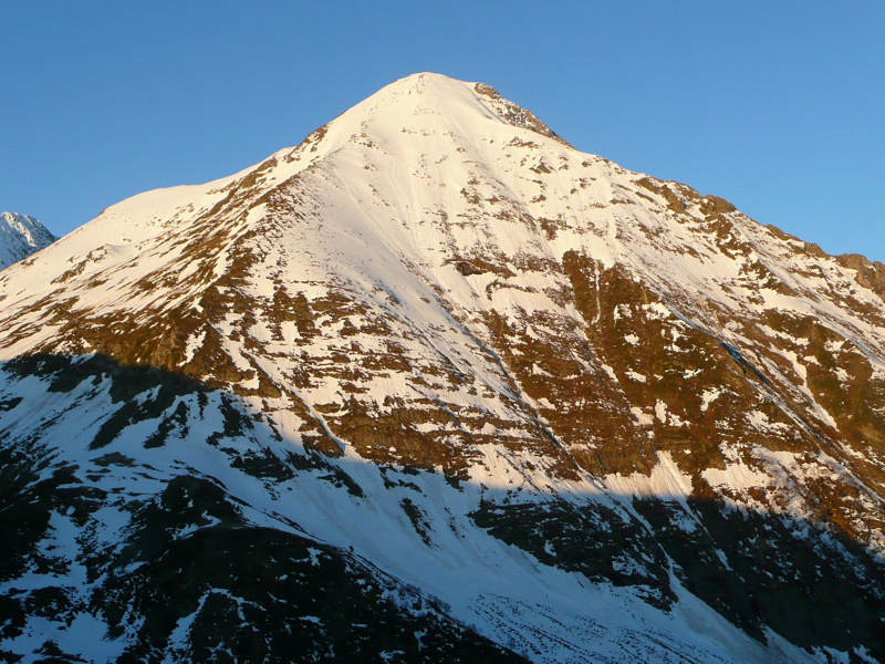 Face N du Sarrouyes au lever du soleil