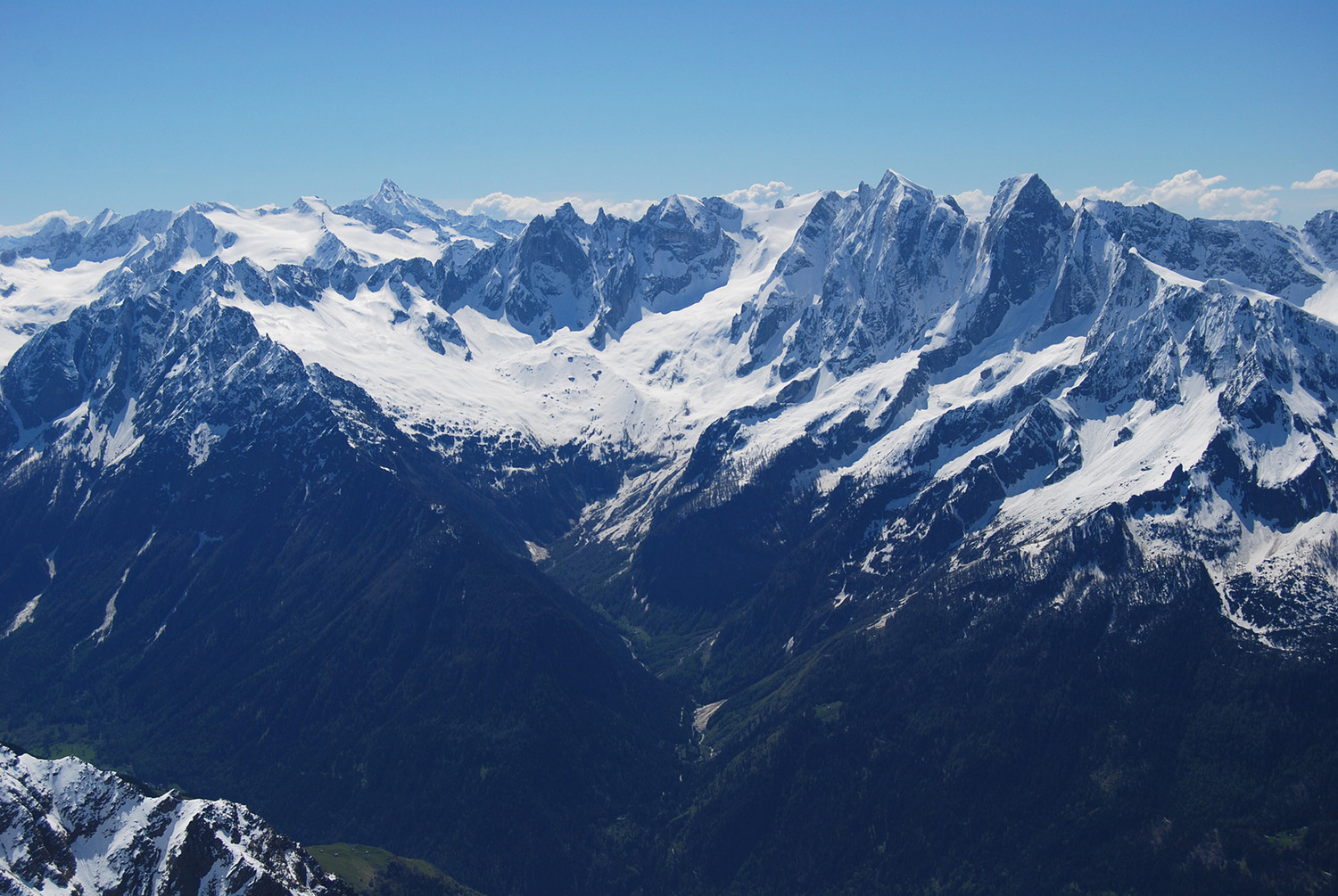 Le cime granitiche della Val Bondasca. dal Pizzo Galleggione 3107 m.