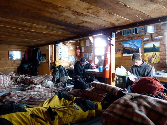 Ambiance intérieure au refuge de l'Aigle