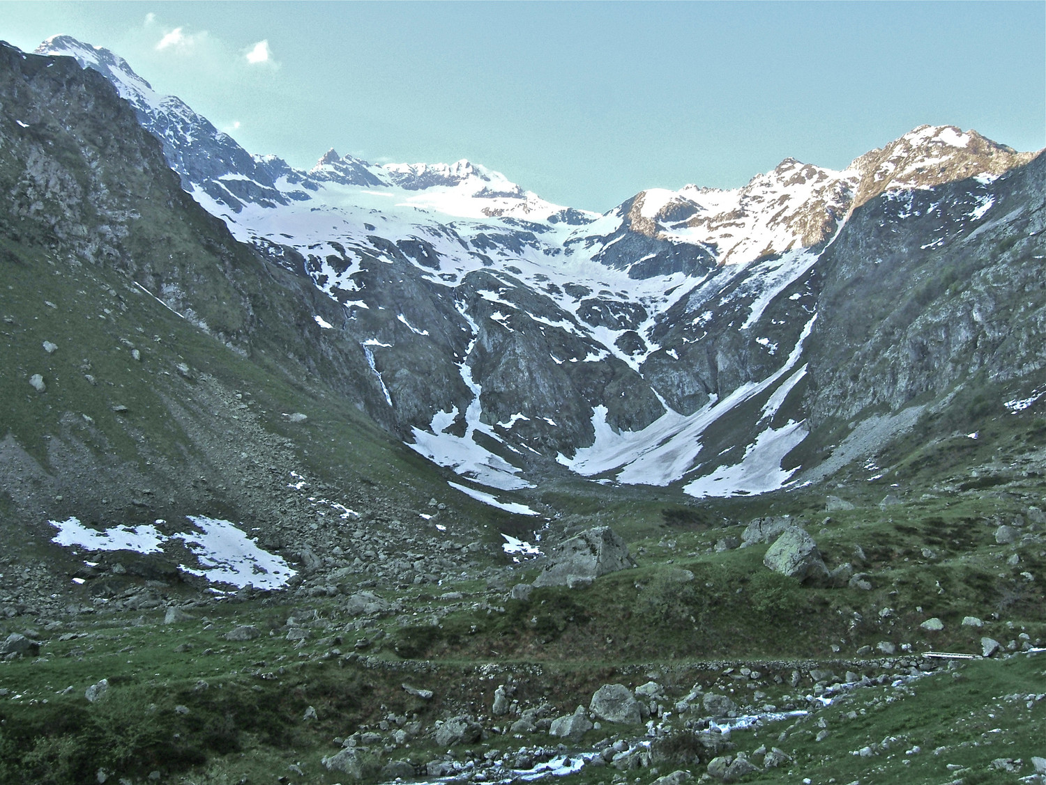 Glacier de la Siula et la crête du Gélas.