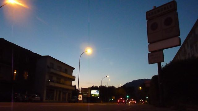 Arrivée à Grenoble, 3200 mètres plus bas que la Pointe de la Pilatte