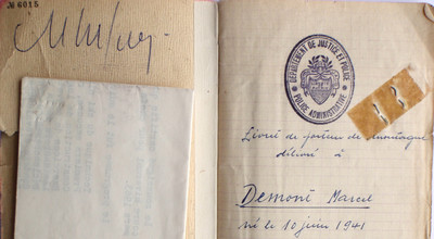 Le carnet de porteur, passage obligatoire durant 2 ans au moins; la signature , en haut à gauche est celle de Gaston Rebuffat